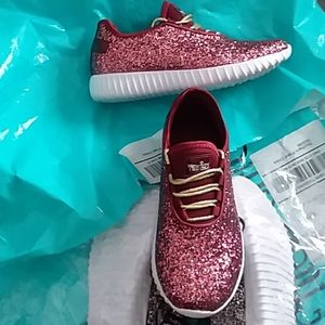 New glitter bomb tennis shoes size 7